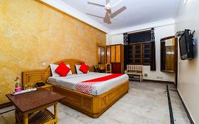 Hotel Rahul Palace By Golden Tree At Karol Bagh